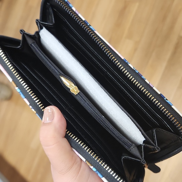 Disney Stitch wristlet wallet NWT - Picture 3 of 3